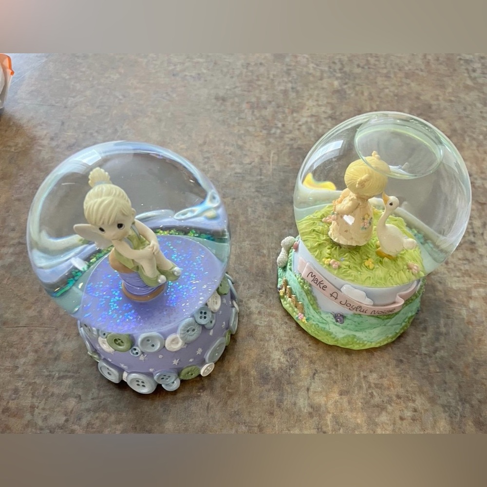 Precious moments Charming Disney tinkerbell and farm animal globe